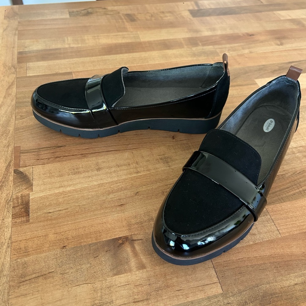Dr Scholl’s Women's Black Paten Leather and Suede Wedge Loafers Size 10